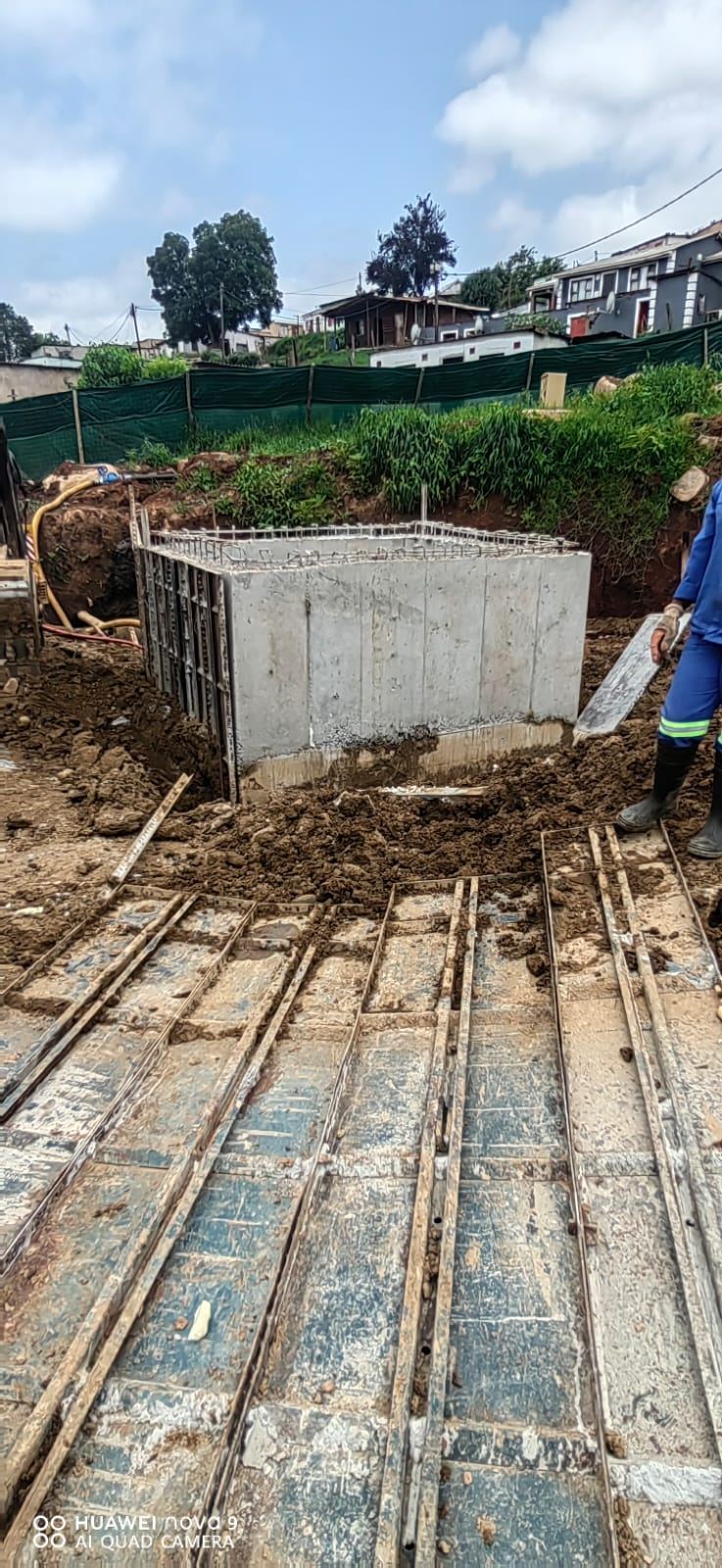 Concrete chamber and base formwork